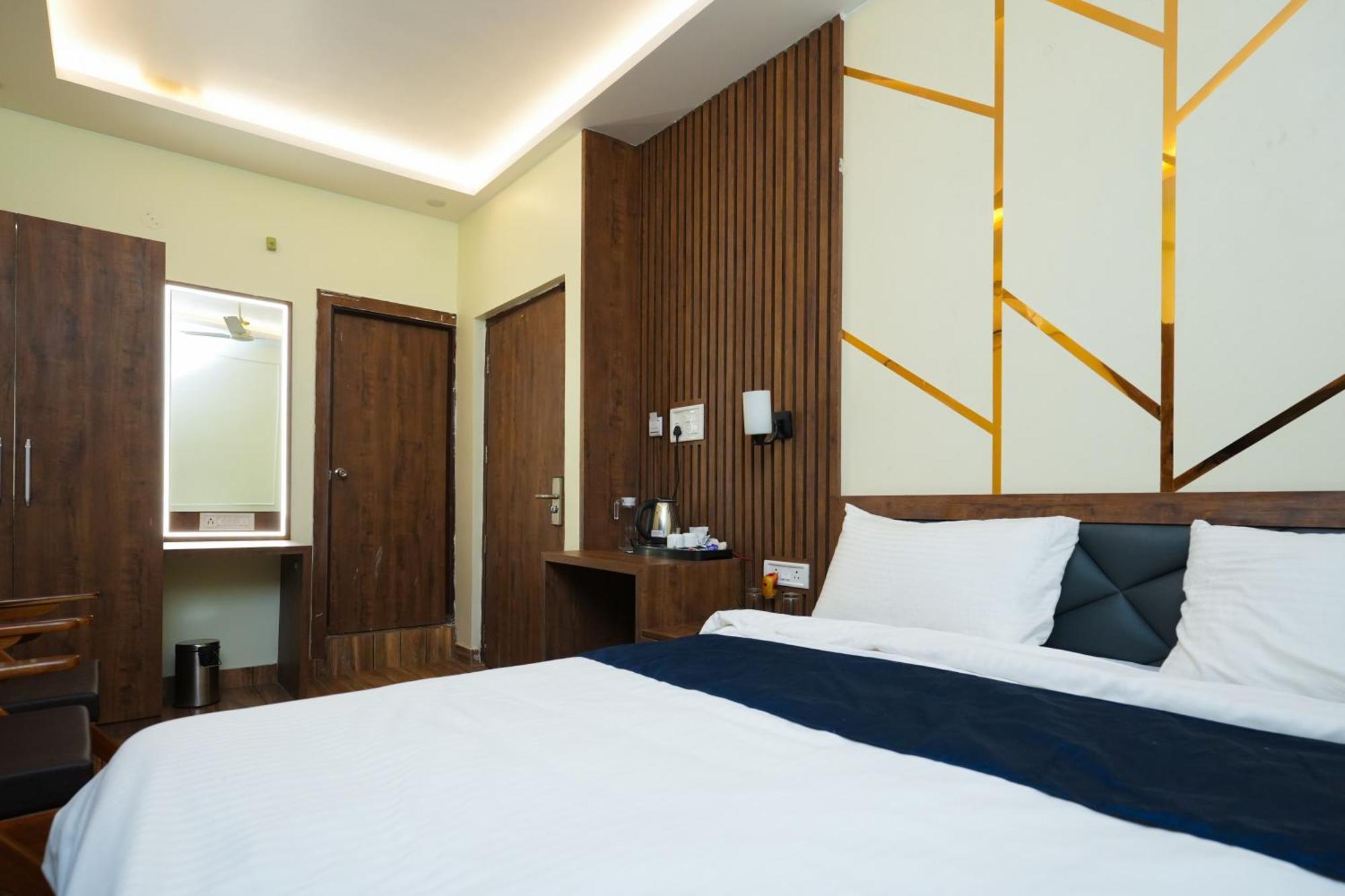 Hotel Pavitra Purnia Kültér fotó